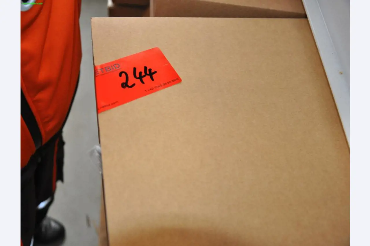 Máquinas, ferramentas, mercadorias / equipamento de oficina do ambiente<br> Comércio automóvel / serviço de pneus-7